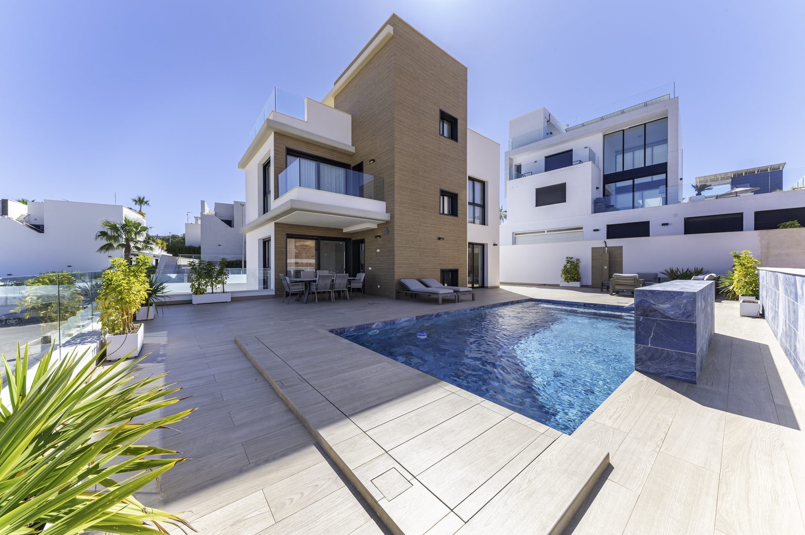 Villa with lift, pool and finished basement in Orihuela Costa