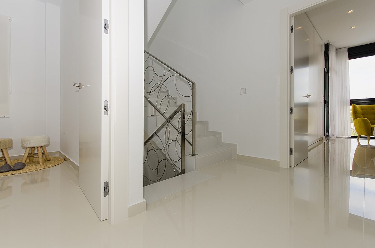 New-build villa with pool and roof terrace in Orihuela Costa – photo 17
