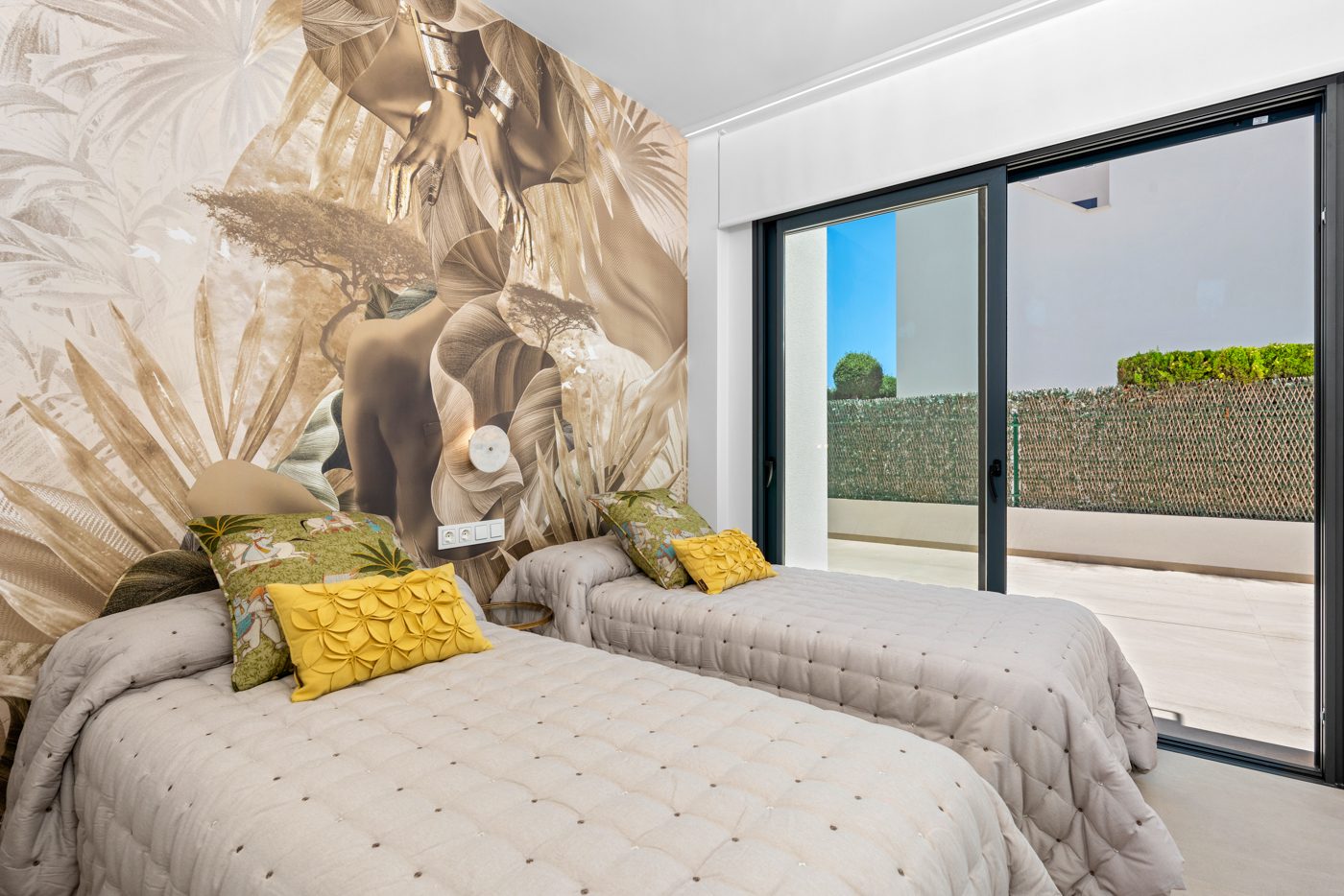 New-build villa with pool and roof terrace in Orihuela Costa – photo 11