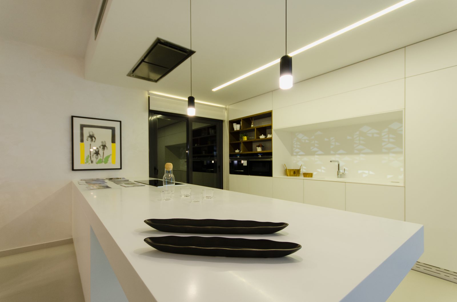 Villa de obra nueva con piscina, baño tipo spa y concepto de iluminación en Orihuela Costa – Foto 7