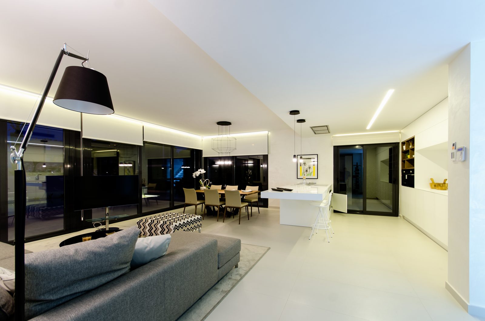 New-build villa with four bedrooms, pool and spa bathroom in San Miguel de Salinas – photo 3