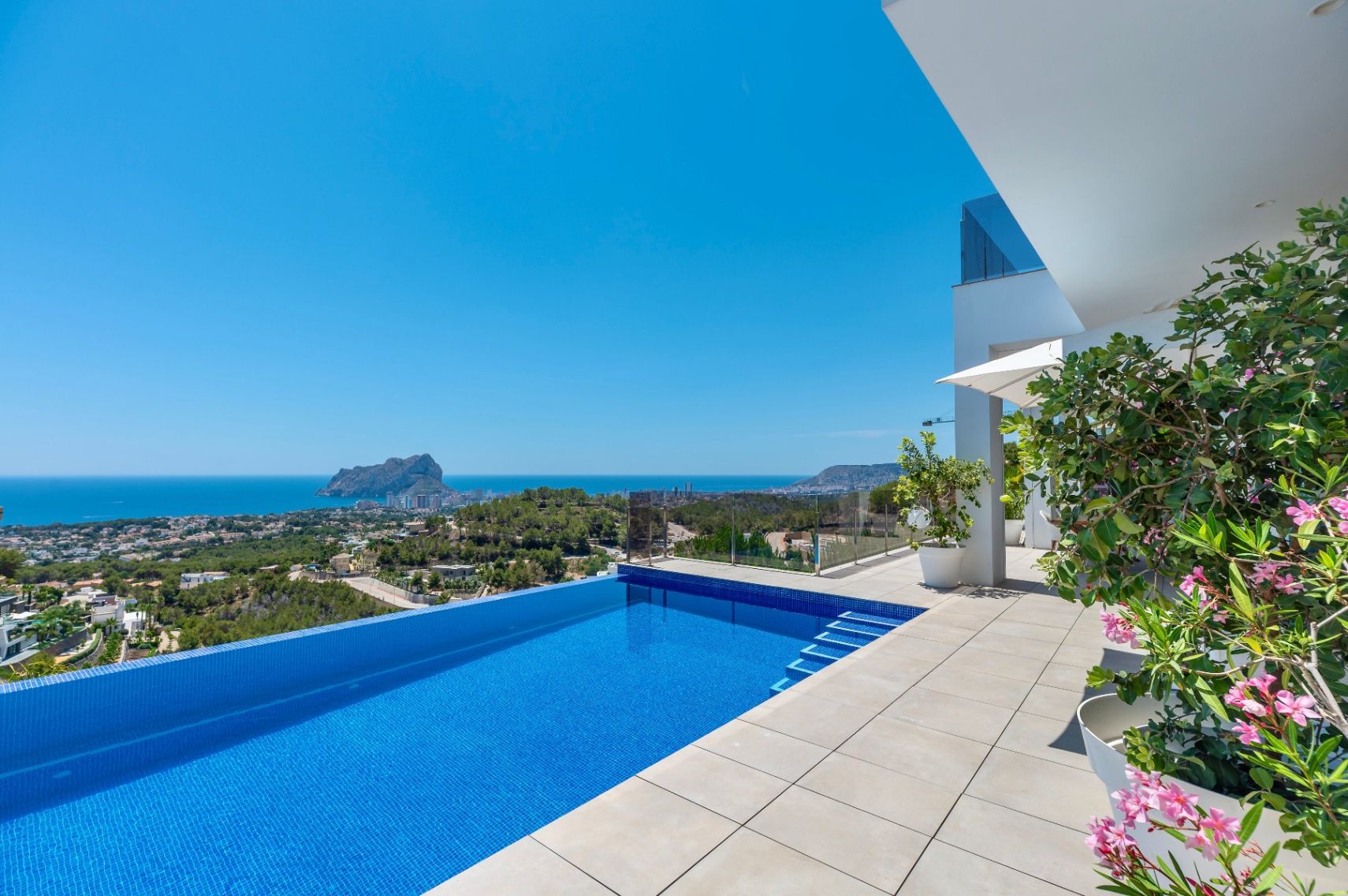 Villa with Panoramic Views of the Peñón de Ifach