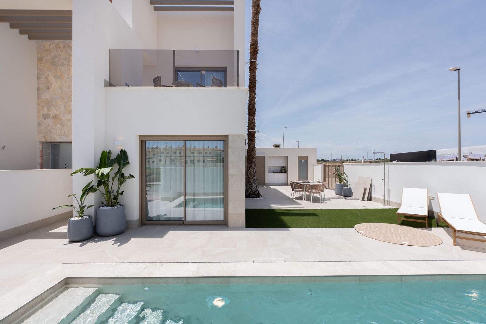Townhouse with large plot and pool – photo 4