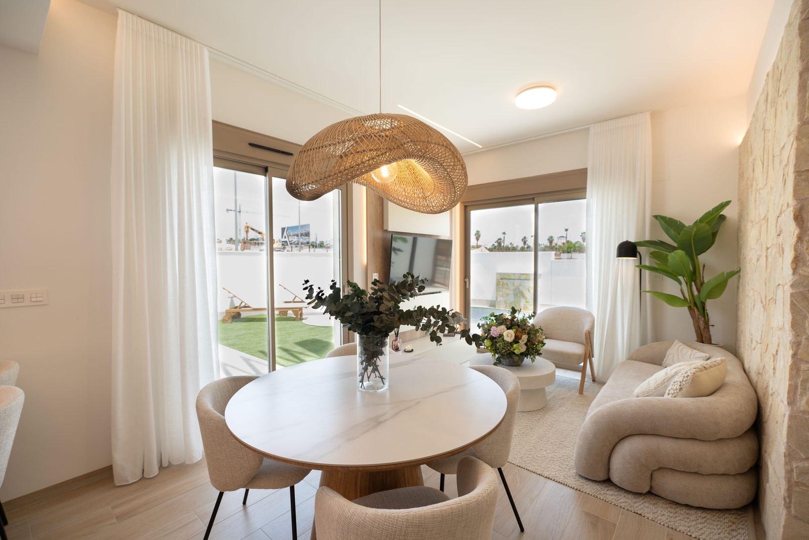 Townhouse with large plot and pool – photo 7