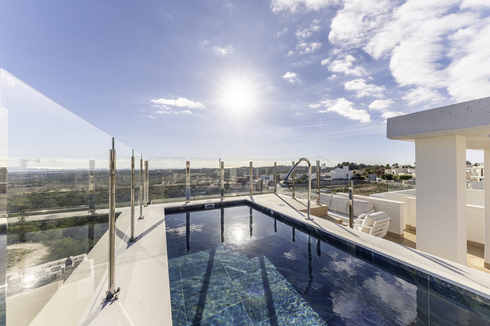 Bungalow with solarium and pool – San Miguel de Salinas