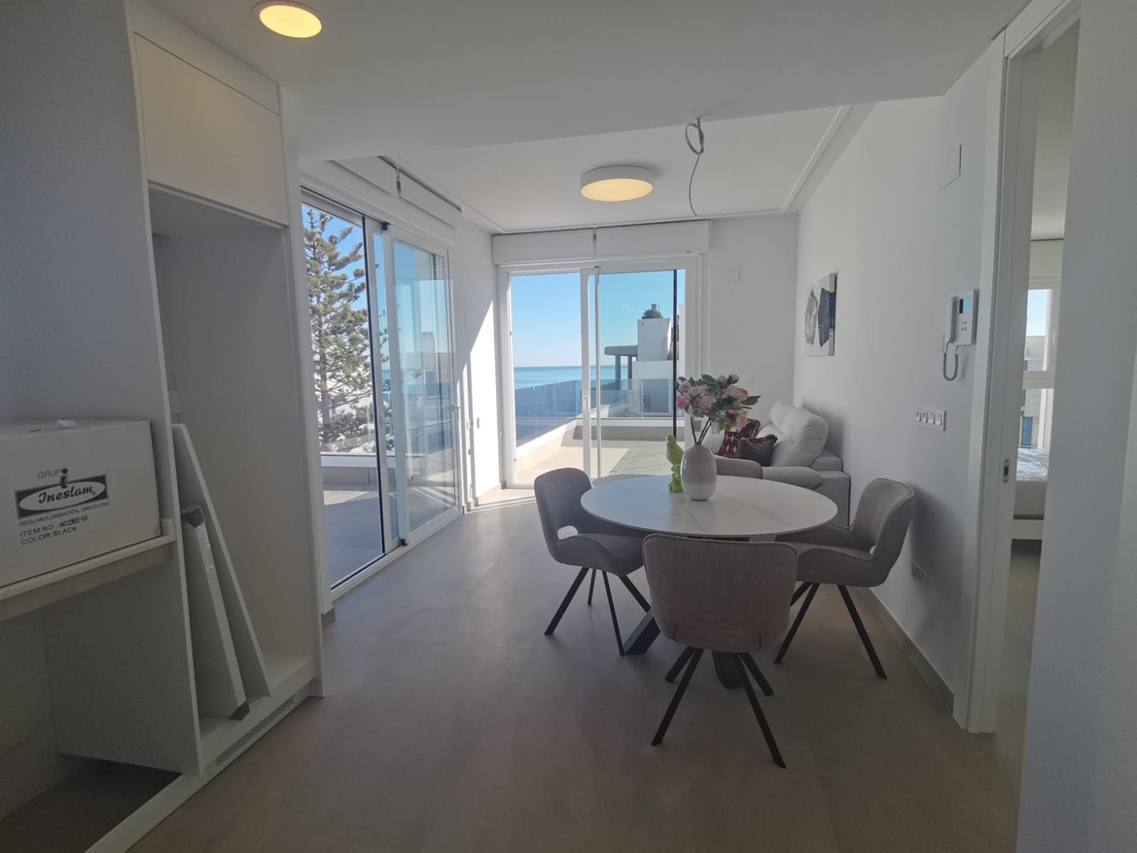Penthouse with roof terrace and pool – photo 4