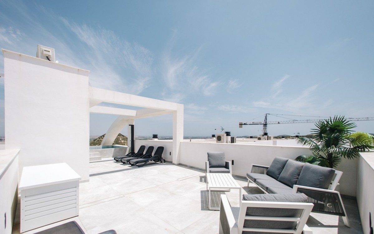 Key-ready penthouse with rooftop solarium and large terrace – photo 3